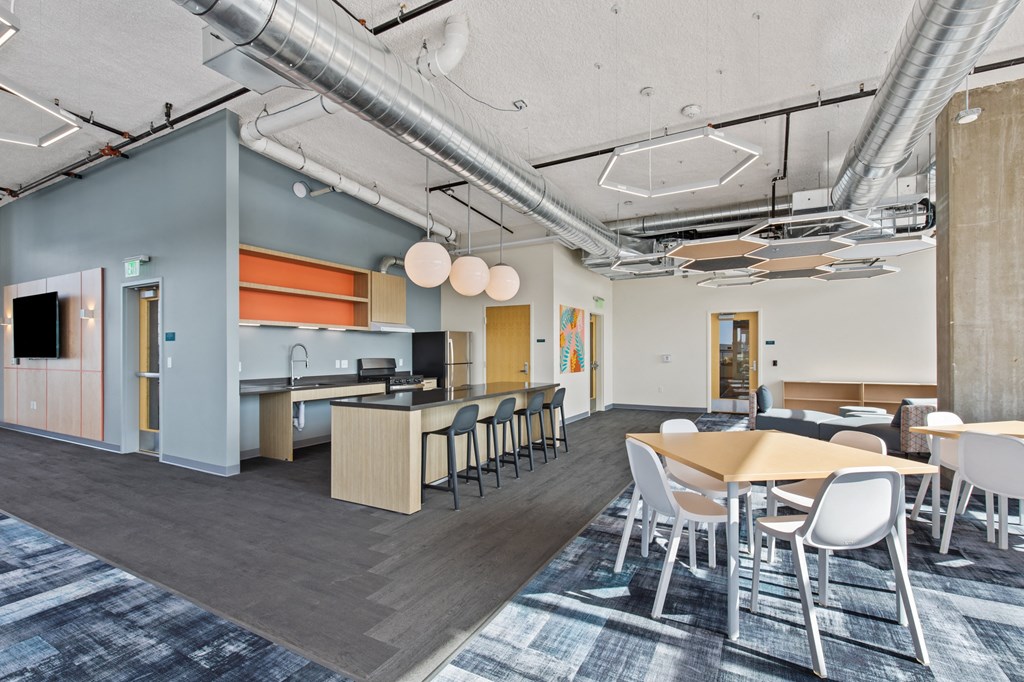 The Rise on Madison Clubhouse Lounge