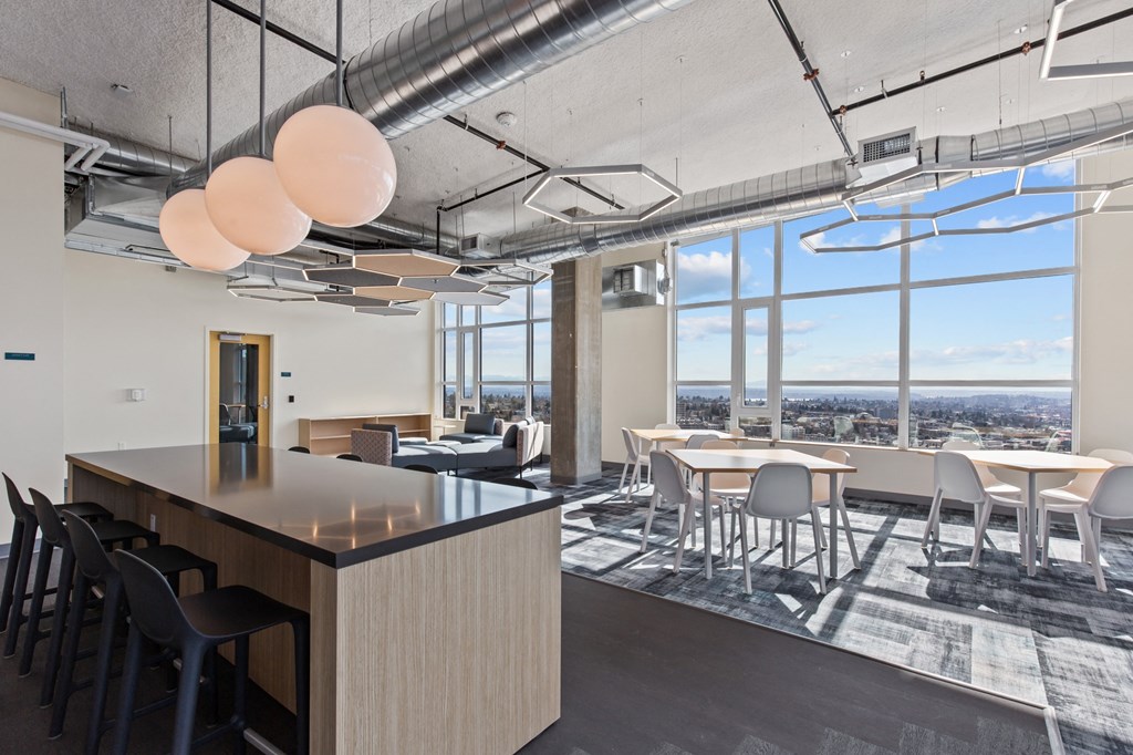 The Rise on Madison Clubhouse Lounge