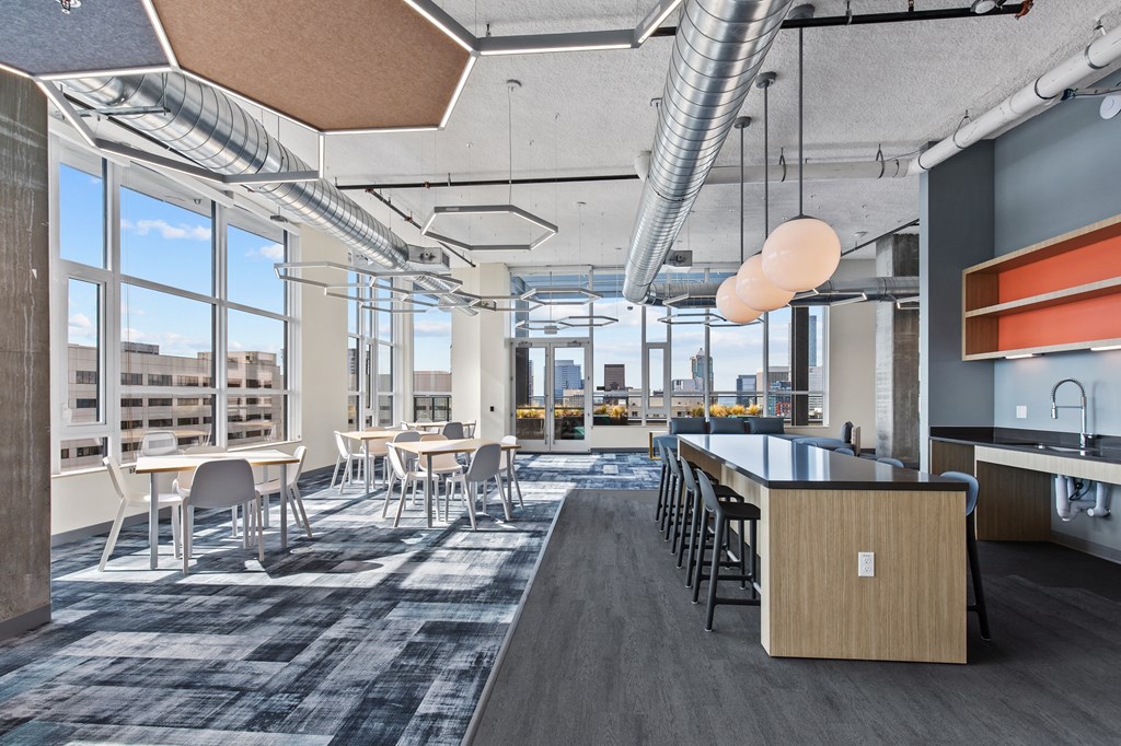 The Rise on Madison Clubhouse Lounge