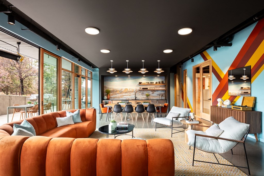 Strata_Bend_OR_Amenities_lounge2