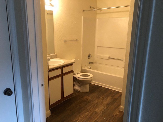 Quail Village Apartments Bathroom
