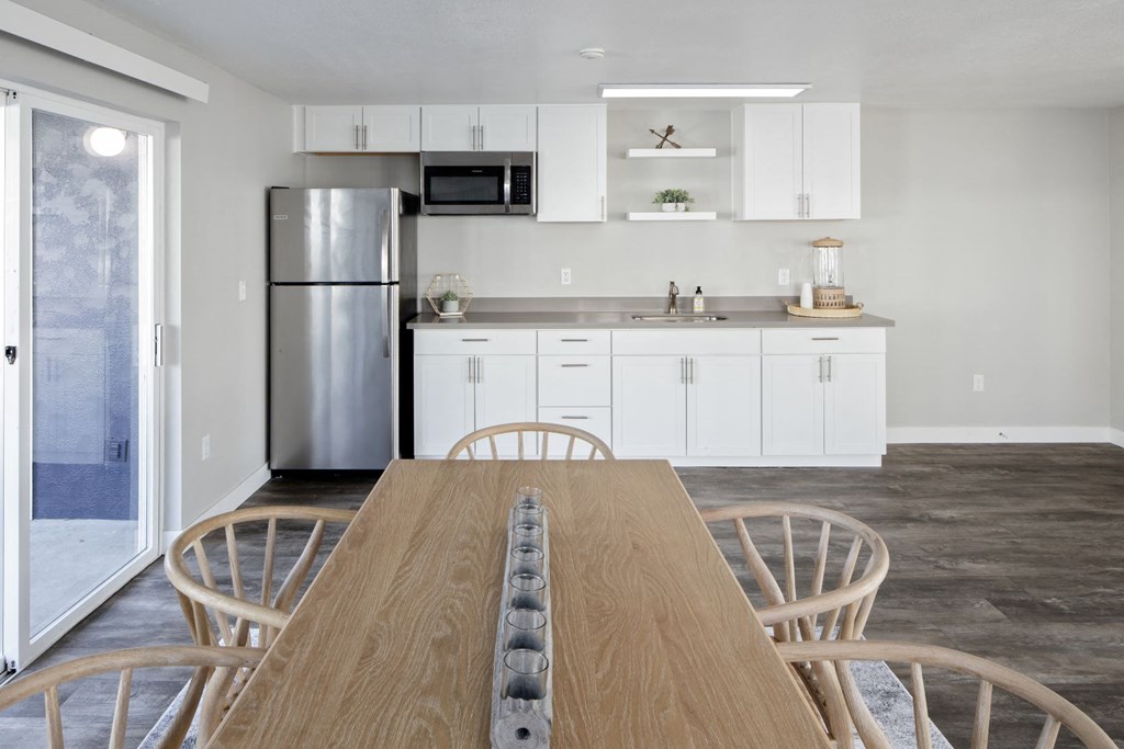 Trailmark_Gresham_OR_Amenity_Lounge_Kitchen