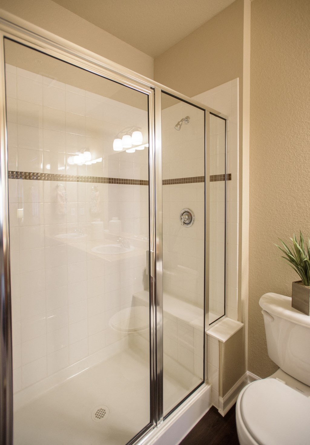 Whisper Sky Apartments Bathroom Shower