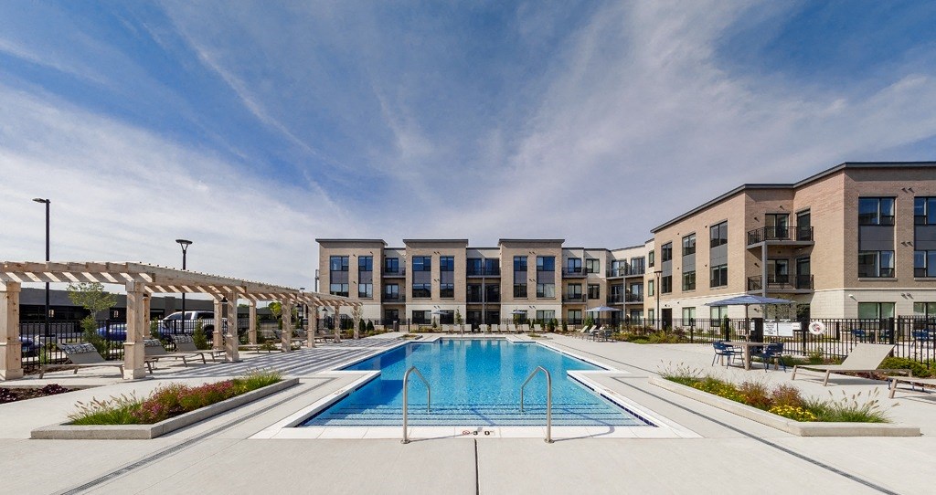 the residences at city center apartments swimming pool