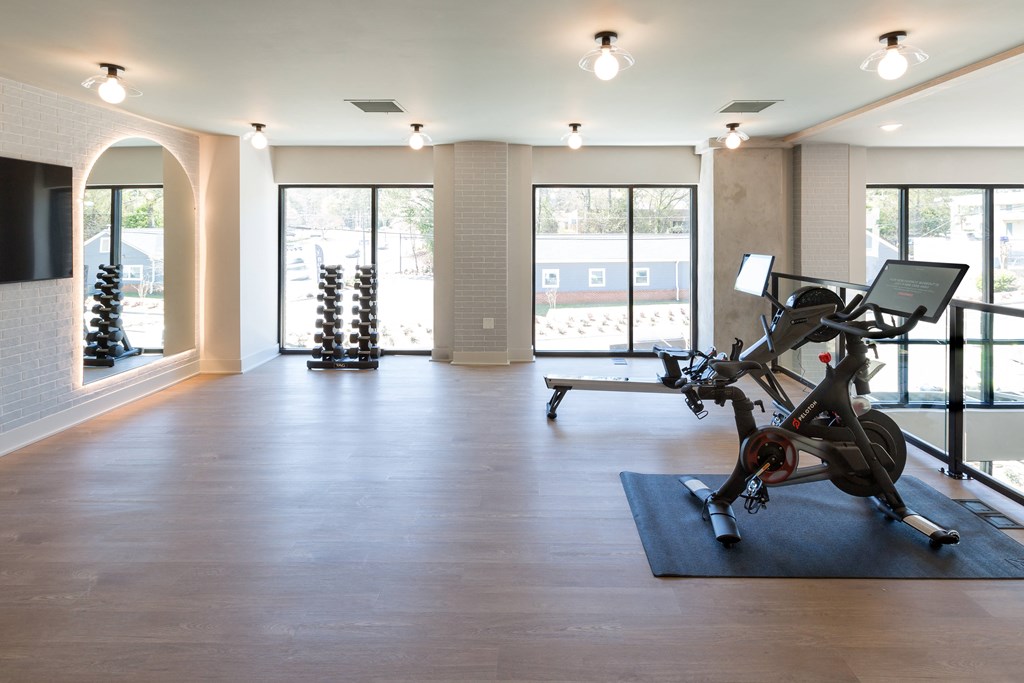 the gym at the preserve at polk apartments