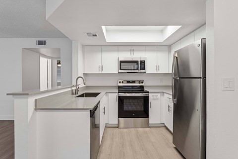 4937 West Myrtle Ave 1 Apartment for Rent