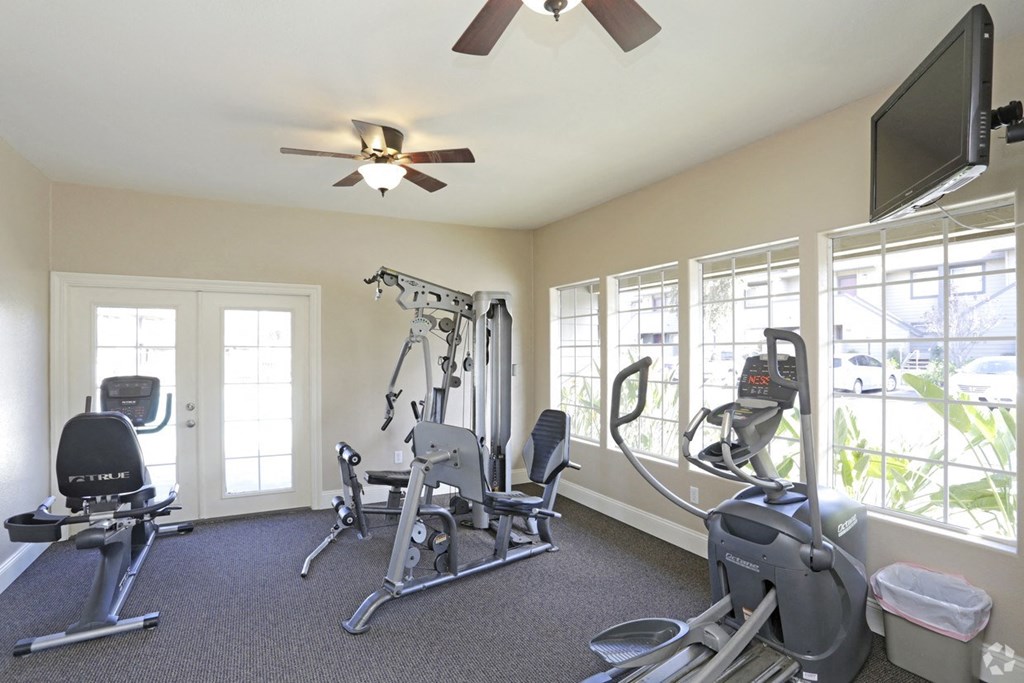 the gym at the preserve apartments