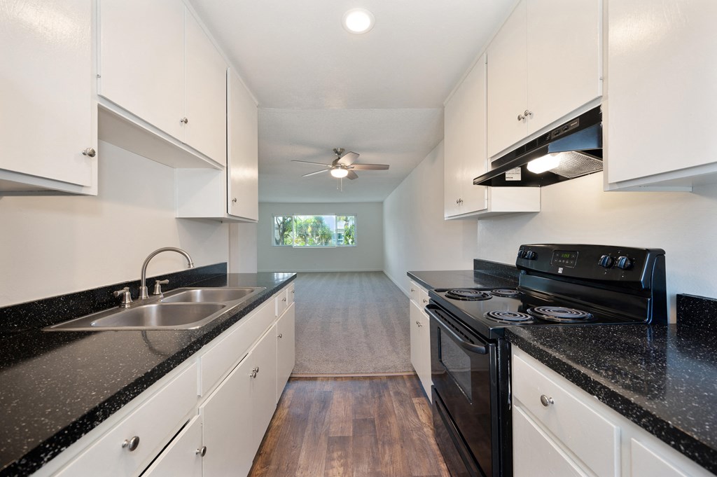 the preserve at ballantyne commons apartment kitchen and living room