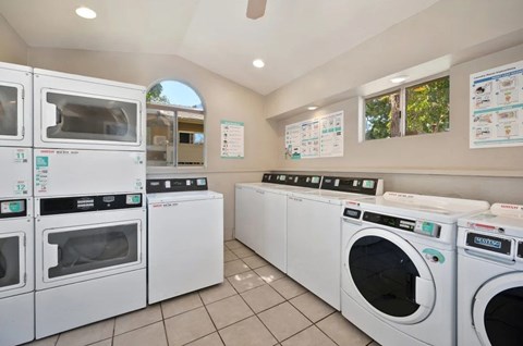 301 W Vermont Ave 2 Beds Apartment for Rent