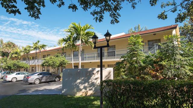 2-bedroom apartment at 8th Fairway Apartments in Deerfield Beach, FL