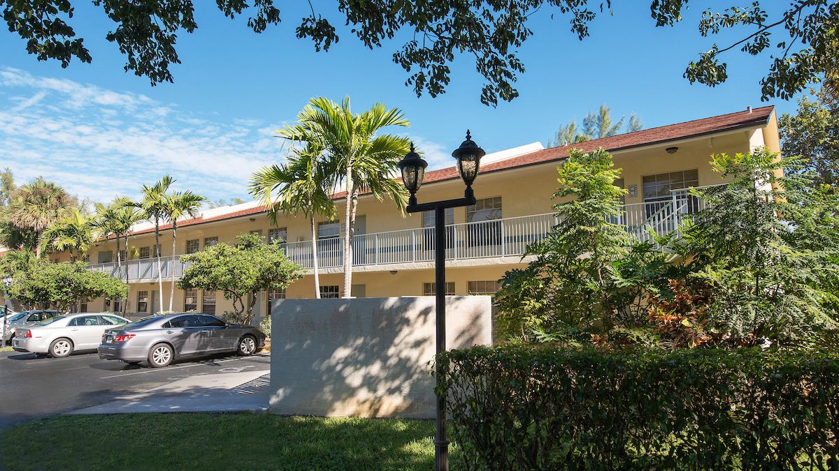 8th Fairway Apartments