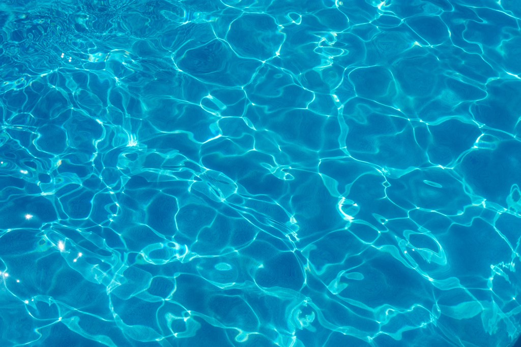 rhythm of the water in a swimming pool