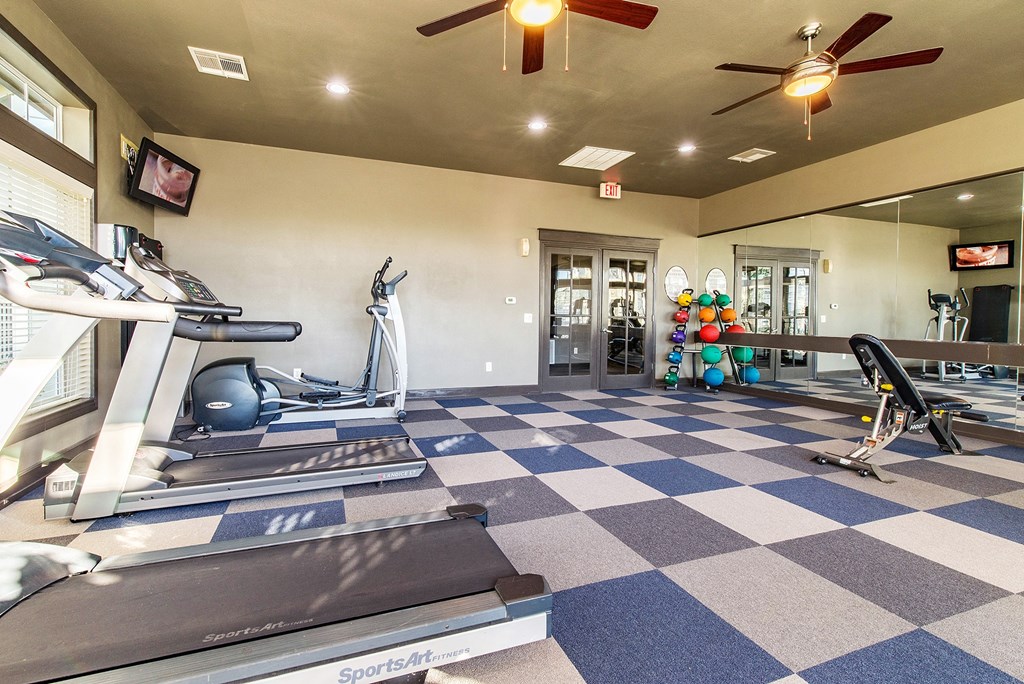 the gym at the at the boulevard apartments ca