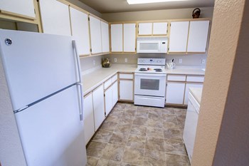 1305 NE 105th Way 1-3 Beds Apartment for Rent - Photo Gallery 6