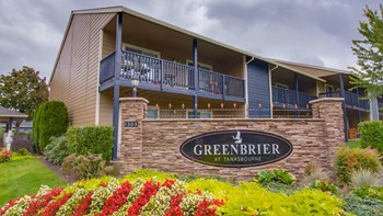 1305 NE 105th Way 1-3 Beds Apartment for Rent - Photo Gallery 2