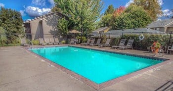 Pioneer Ridge Apartments // Oregon City Pioneer Ridge Seasonal Pool - Photo Gallery 5