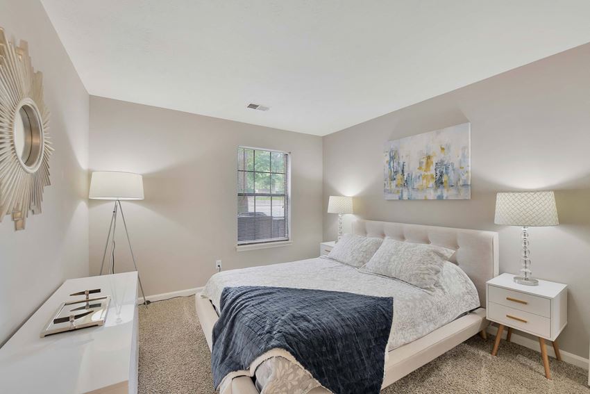 Luxurious Bedroom at Shillito Park Apartments, Lexington - Photo Gallery 1
