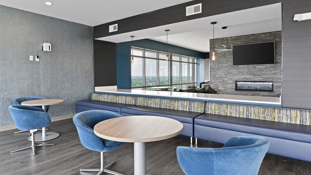 Common area dining and hang out space at CityView on Meridian, Indianapolis, IN,46208