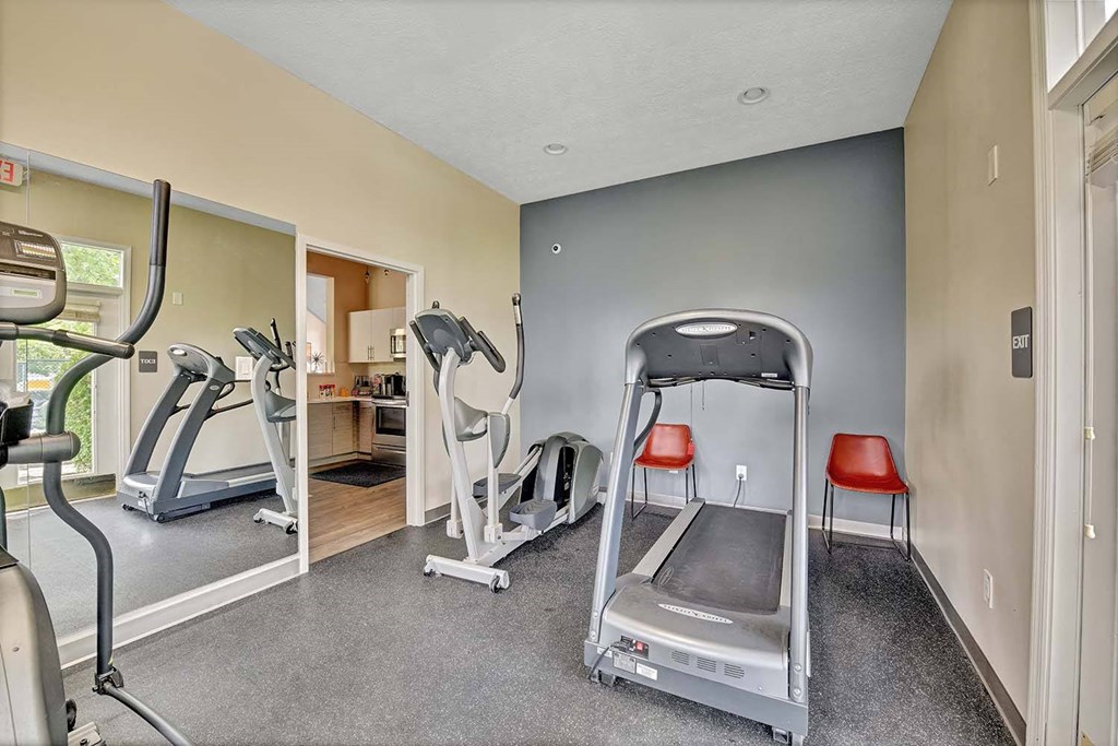 Gym at Patchen Oaks Apartments, Kentucky