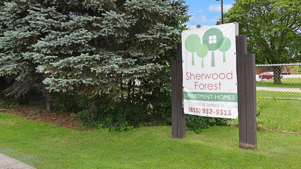 Entrance Signage at Sherwood Forest Apartment Homes, Illinois