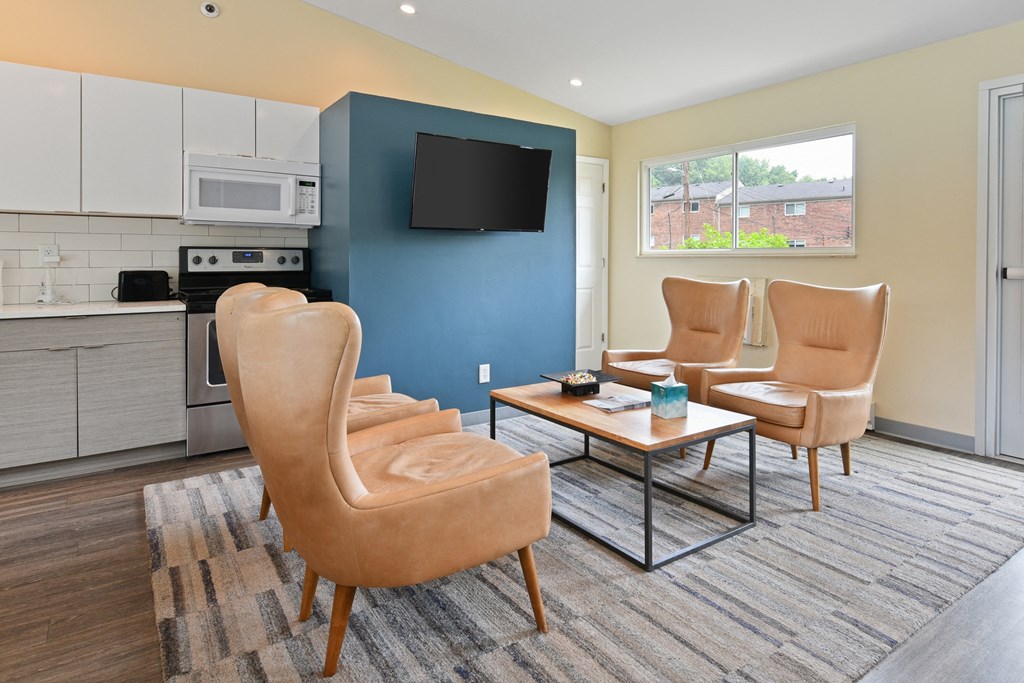 Common area space at Heritage Hill Estates Apartments, Cincinnati, Ohio 45227