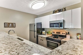 Kitchen areaat Patchen Oaks Apartments, Lexington, 40517 - Photo Gallery 12