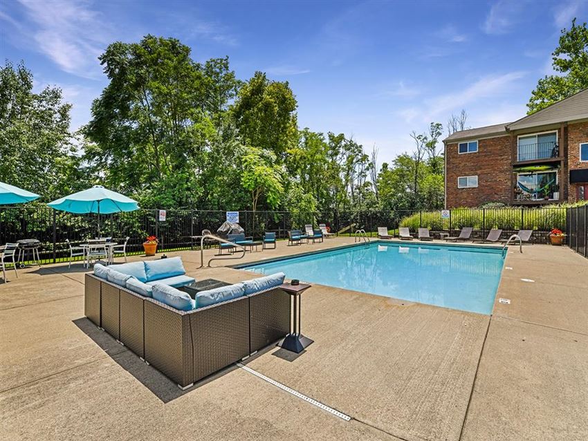 Heritage Hill Estates Apartments, 8288 Wooster Pike, Cincinnati, OH