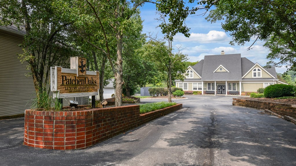 Entry Way at Patchen Oaks Apartments, Lexington, Kentucky 40517