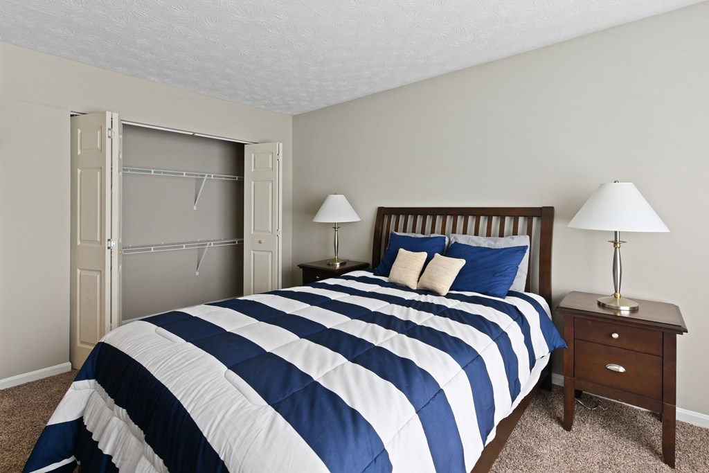 Spacious Master Bathroom with Natural Light at Patchen Oaks Apartments, Lexington, Kentucky 40517