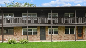 Property Exterior Property Exterior at Sherwood Forest Apartment Homes, Kankakee, Illinois - Photo Gallery 3
