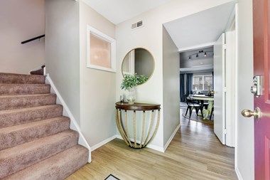 1225 W Park Way 1 Bed Townhouse for Rent - Photo Gallery 1