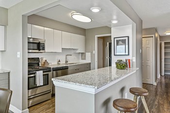 Eat-In Kitchen Eat-In Kitchen at CityView on Meridian, Indianapolis, Indiana - Photo Gallery 2