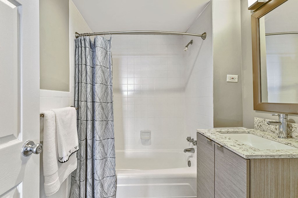 Luxurious Garden Tub at CityView on Meridian, Indianapolis, Indiana