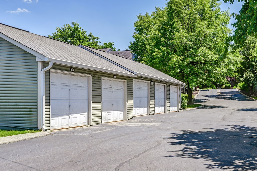 Detached Garages at Patchen Oaks Apartments, Kentucky,40517