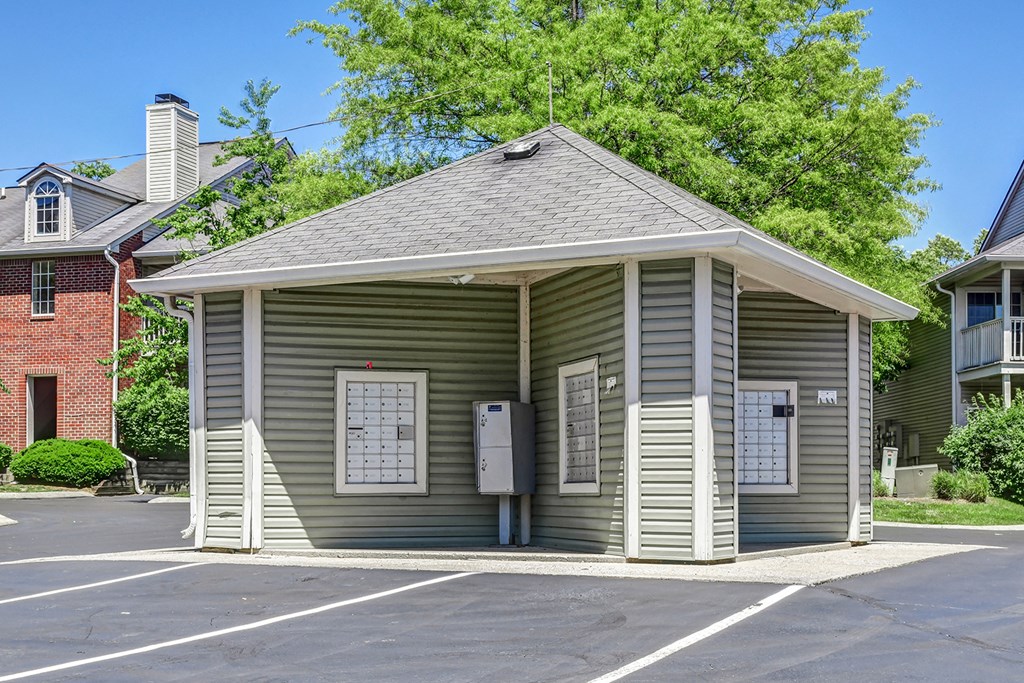 Package Receiving at Patchen Oaks Apartments, Kentucky