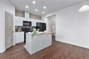 2885 N Records Ave 2-4 Beds Apartment for Rent - Photo Gallery 5