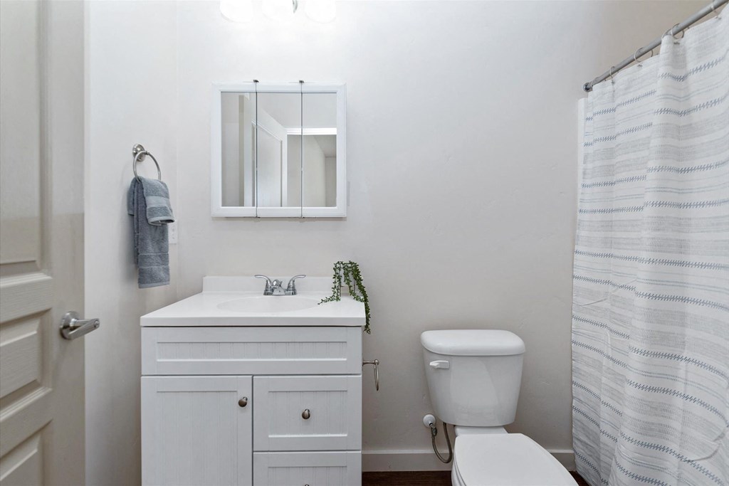 Luxurious Bathroom at Verraso Village Townhomes, Meridian, 83646