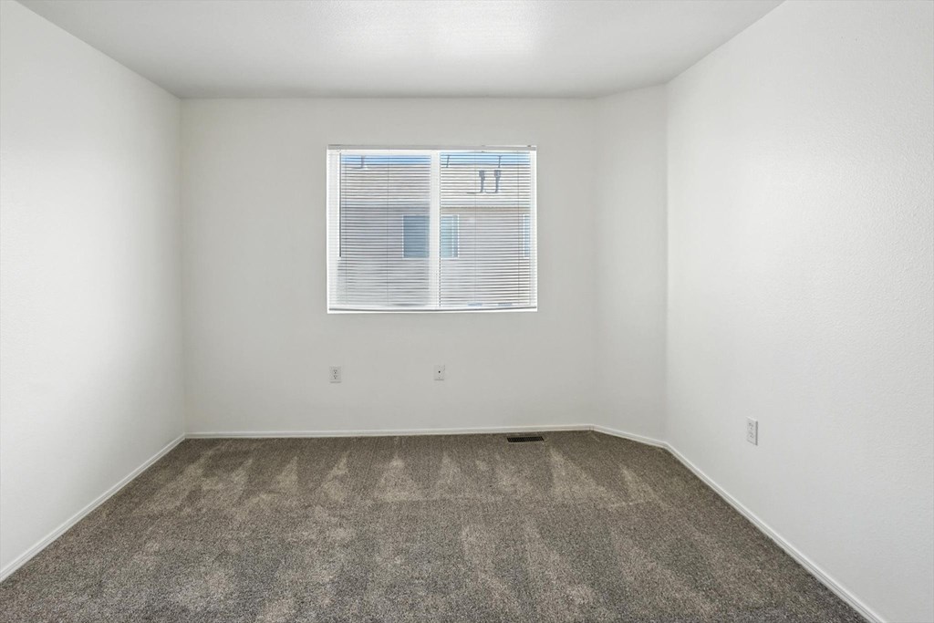 Master Carpeting at Oakstone Apartments, Clearfield, 84015