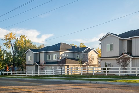 White fencing for building at Southside Townhomes, Idaho