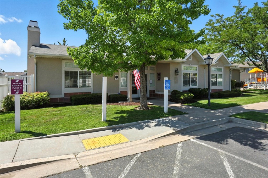 Parking Lot at Oakstone Apartments, Clearfield, UT