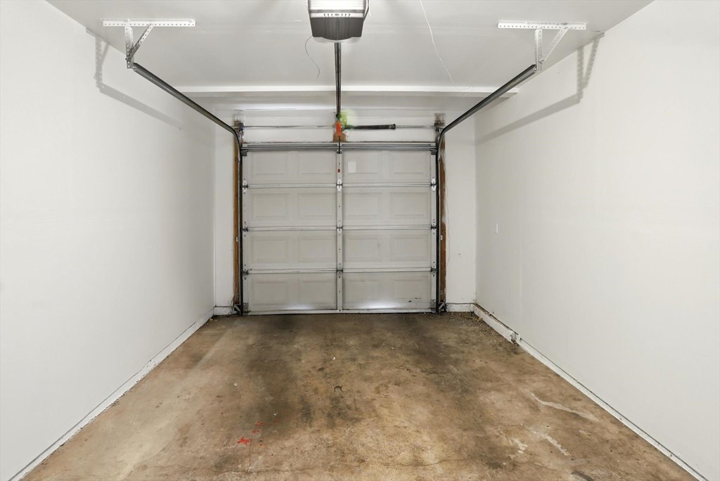 Garages at Oakstone Apartments, Utah