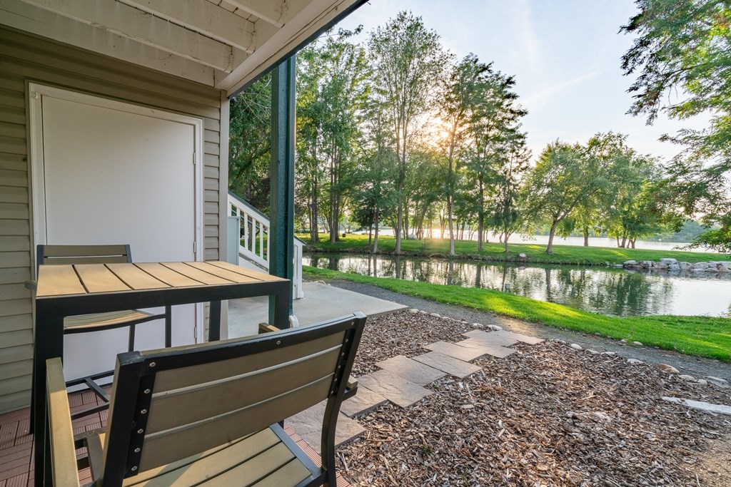 Edgewater Apartments Boise - Old