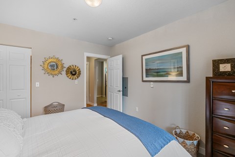 2200 Great Northern Ave 2 Beds Apartment for Rent