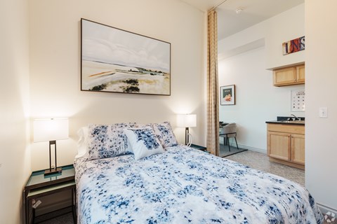Bedroom with cozy bed and nightlamp at Spruce Street, Montana