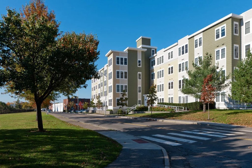 Lush Landscaping at Park87, Cambridge, Massachusetts 02138