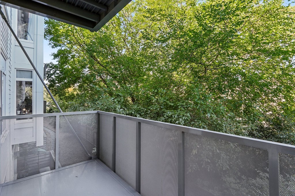 Patio at Park77 Apartments, Cambridge, MA, 02138