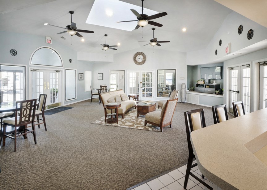 the preserve at ballantyne commons living room and dining area