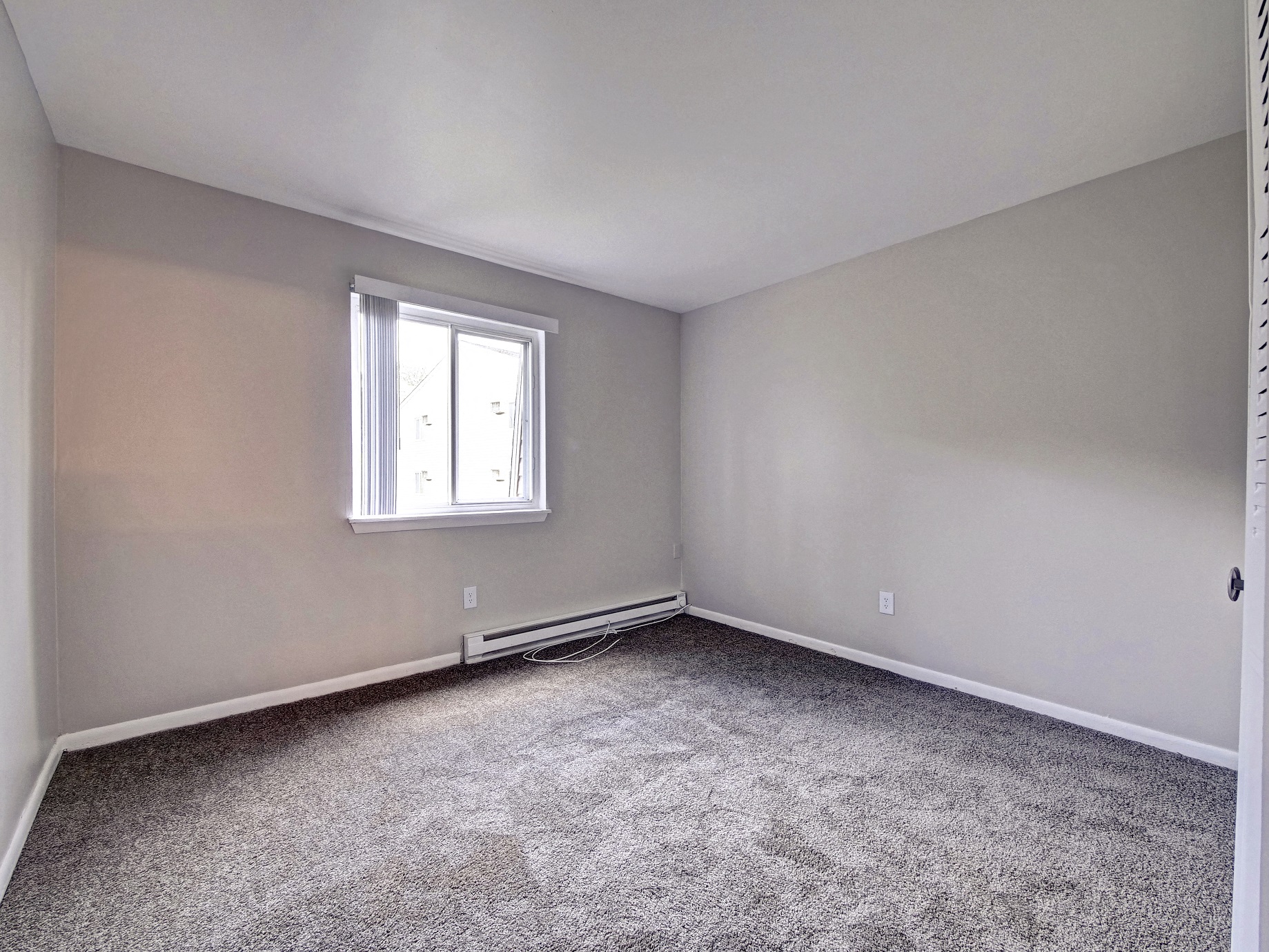 Windows Coverings at Highland Club Apartments, Watervliet, NY 12189