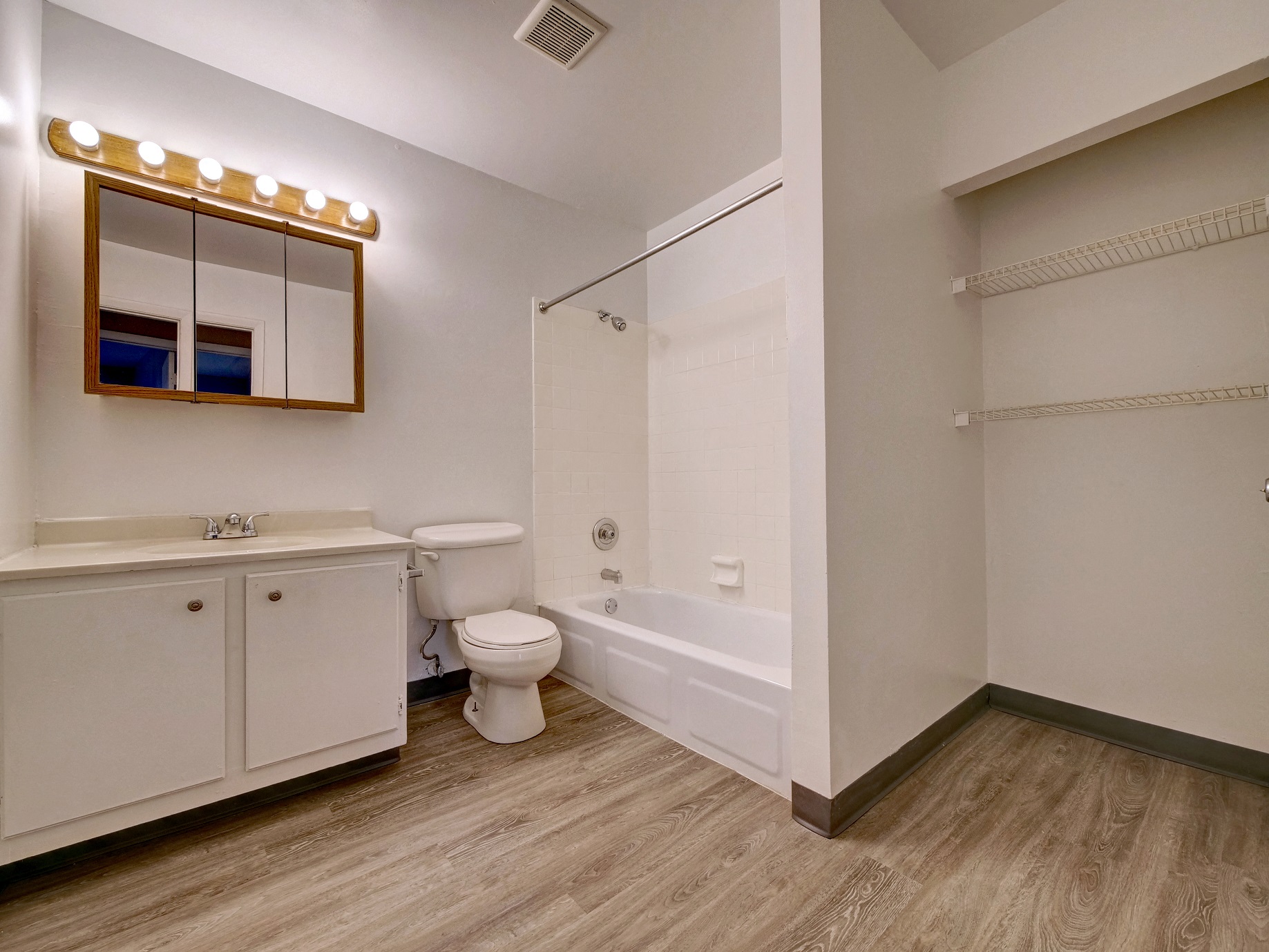 Luxurious Bathrooms at Highland Club Apartments, Watervliet, NY 12189