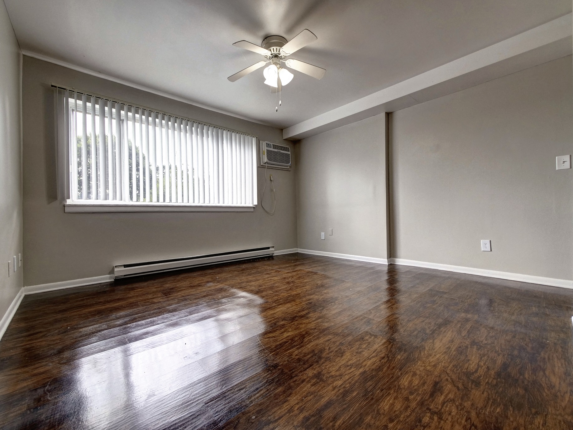 Ceiling Fan In Living Room at Highland Club Apartments, Watervliet, New York 12189